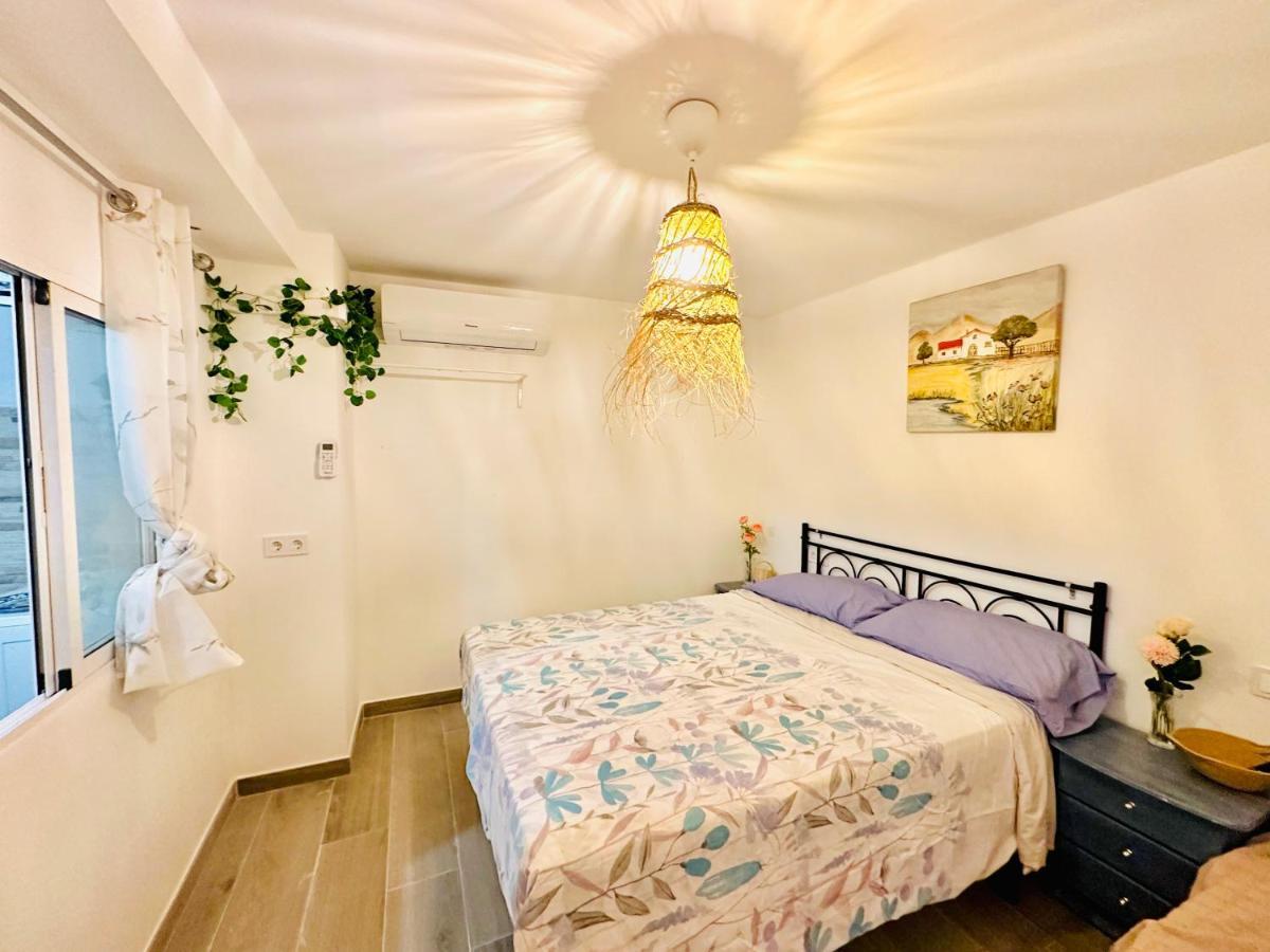 Sol Apartamentos Malaga Centro Екстериор снимка