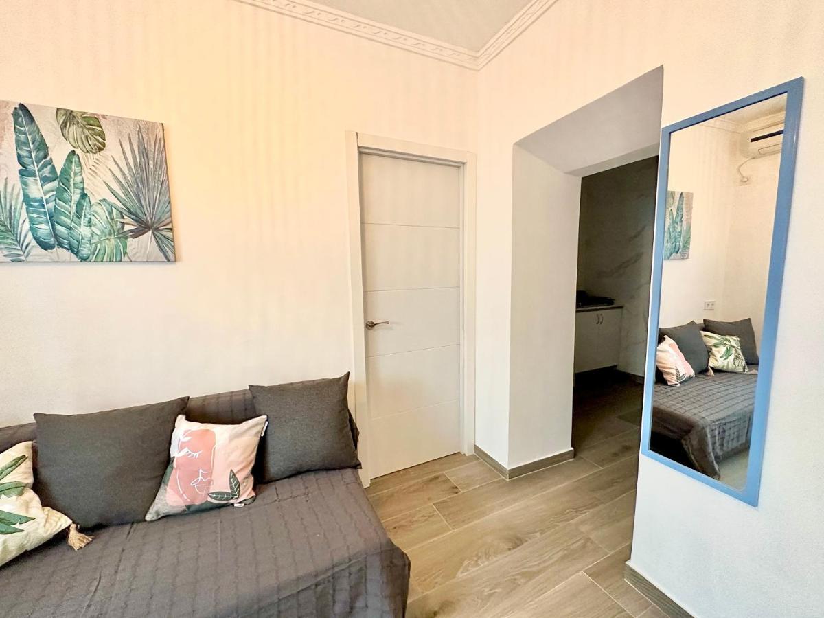 Sol Apartamentos Malaga Centro Екстериор снимка